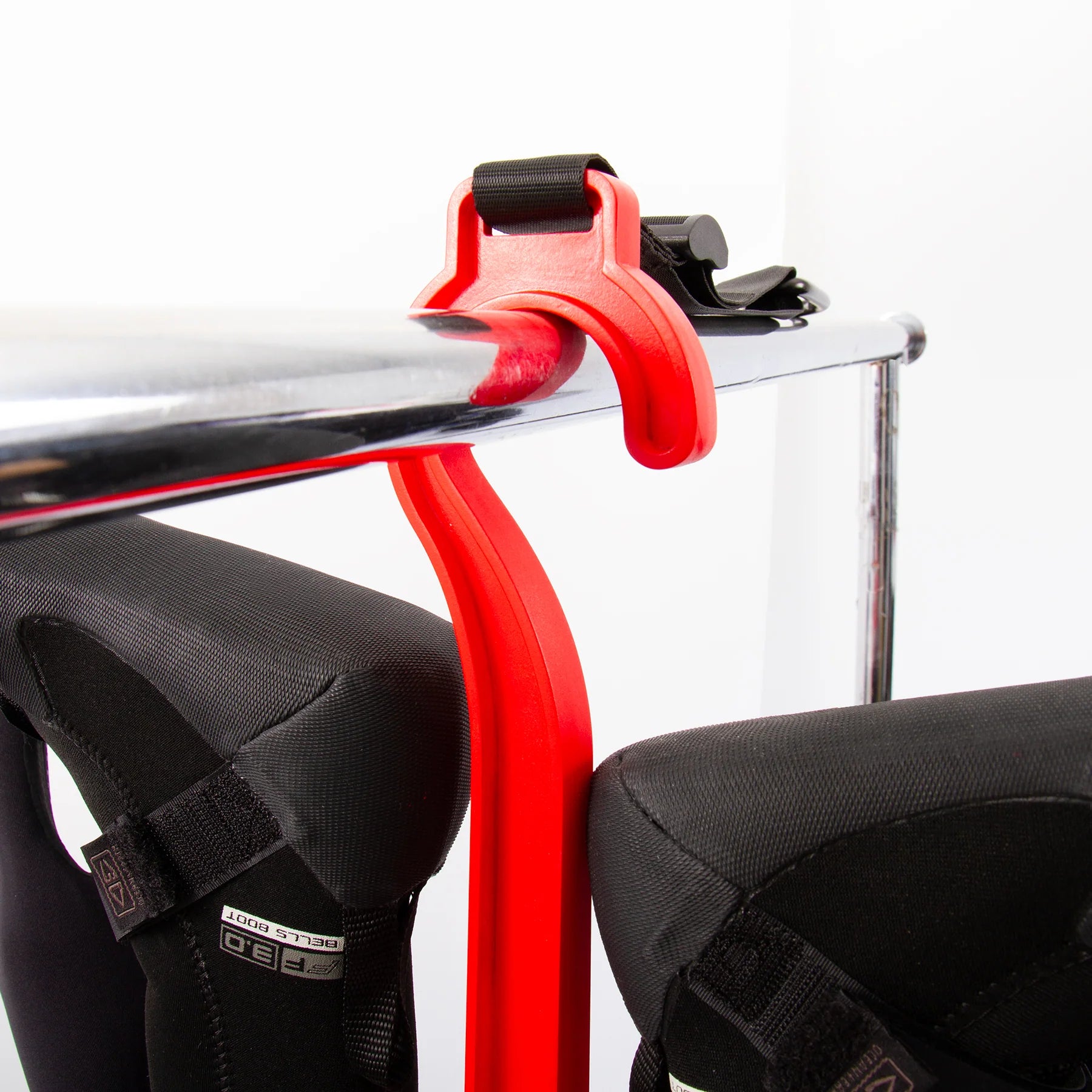 Ocean Earth Wetsuit Accessories Hanger aufgehangen